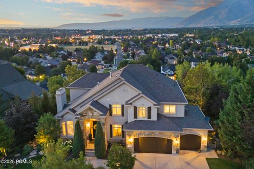 2089 E Rocklin Dr, Sandy, UT, 84092-4062 | Card Image