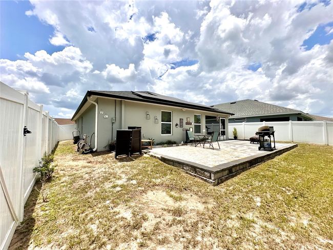Right side backyard | Image 29