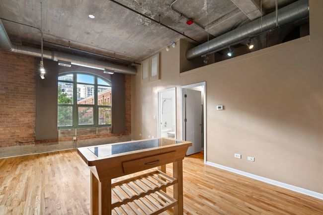 APT-211 - 2001 Calumet Ave, Home with 0 bedrooms, 1 bathrooms and 1 parking in CHICAGO IL | Image 15