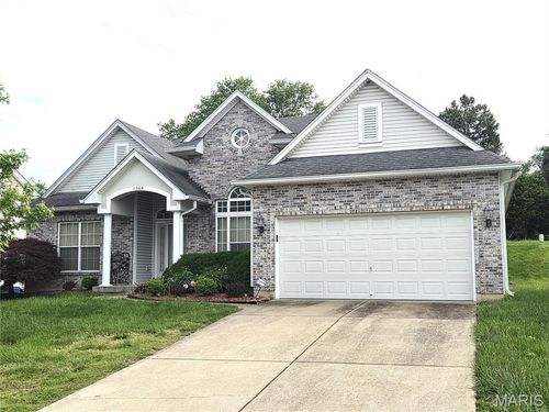 1968 Timberwood Crossing Dr, Florissant, MO, 63031-7515 | Card Image
