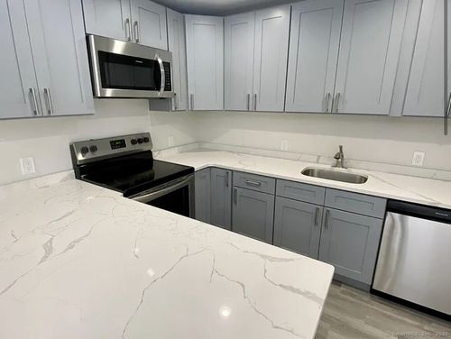 11 Church Hill Rd, Newtown, CT, 06470-1656 | Card Image