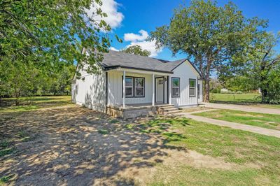 1010 Sw 4th Avenue, House other with 3 bedrooms, 1 bathrooms and null parking in Mineral Wells TX | Image 2