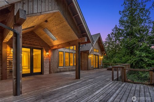9721 Ne Charisma Cir, Bainbridge Island, WA, 98110-3250 | Card Image