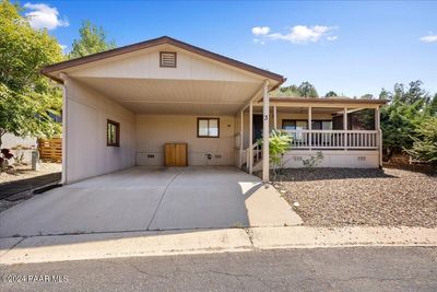 Front of the house | Image 1