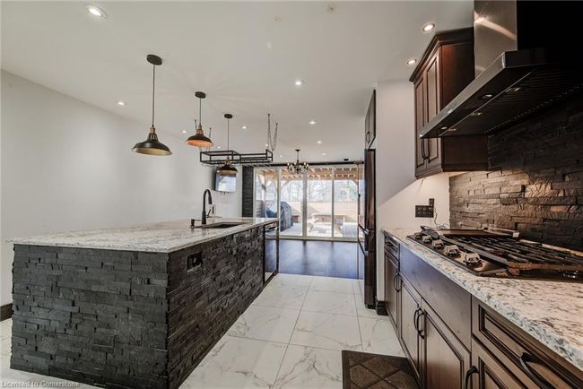 720 Main St W, House other with 2 bedrooms, 3 bathrooms and 3 parking in Listowel ON | Image 11