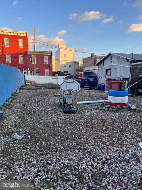 2407 N Mascher St, Philadelphia, PA, 19133-3804 | Card Image