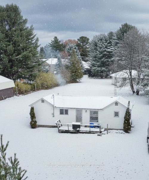 1080 St Peters Rd, Algonquin Highlands, ON, K0M1S0 | Card Image