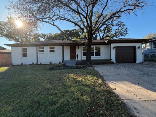 905 Brown Trl, Bedford, TX, 76022-7012 | Card Image