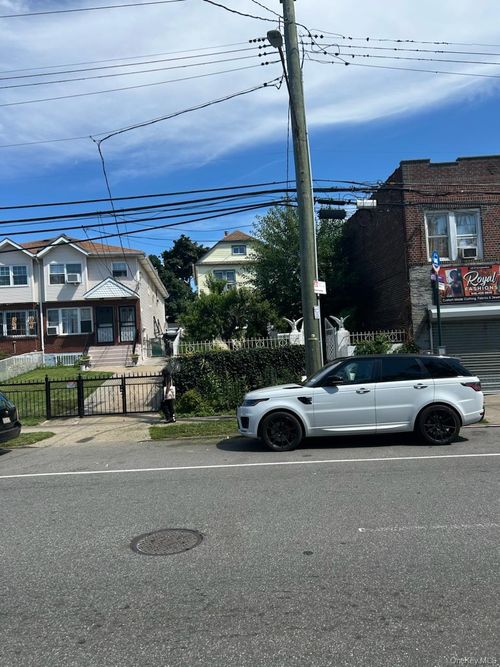 135-23 Springfield Boulevard, New York, NY, 11413 | Card Image