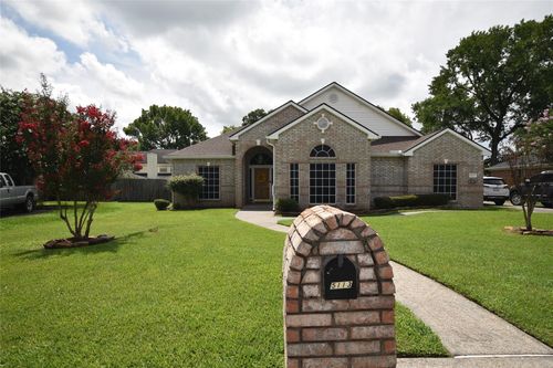 5113 Greenwater Dr, Willis, TX, 77318-9195 | Card Image