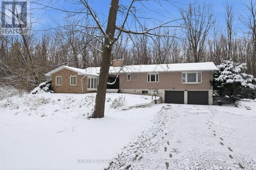 563 6 Concession Rd W, Millgrove, ON, L8B1N2 | Card Image