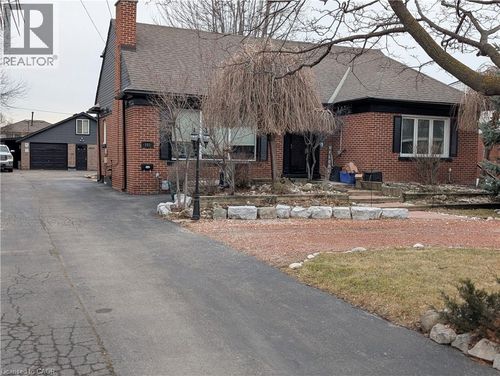 101 Centennial Parkway S, Hamilton, ON, L8G2C7 | Card Image