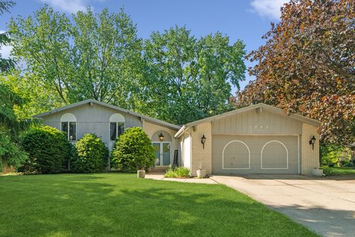 1003 Country Dr, Shorewood, IL, 60404-9613 | Card Image