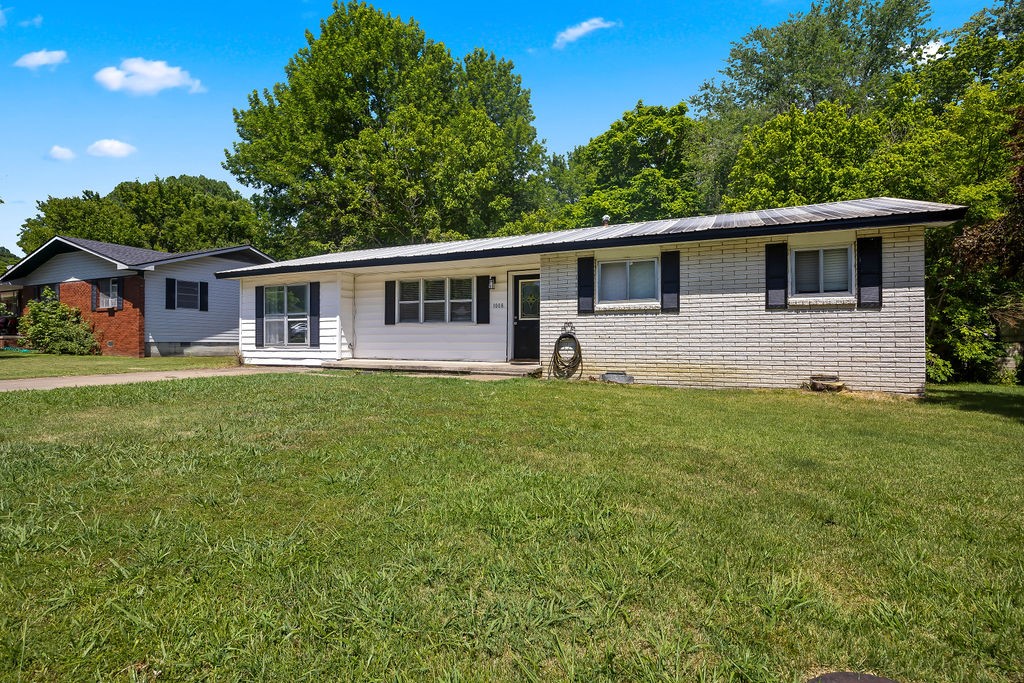 Janelle Ave, Fayetteville, AR 72701