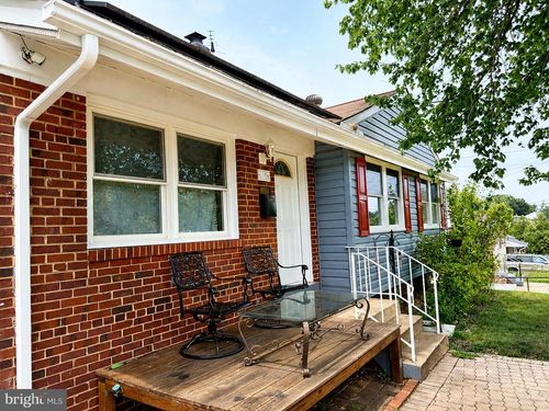 6806 Beacon Pl, RIVERDALE, MD, 20737-1702 | Card Image