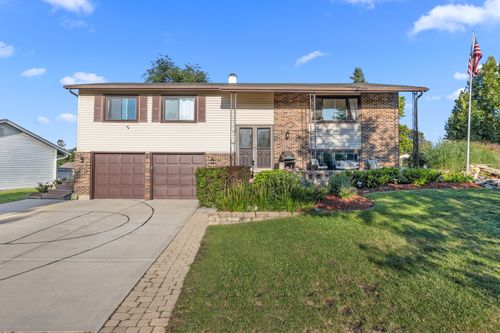 665 Arizona Pass, Elk Grove Village, IL, 60007-2801 | Card Image