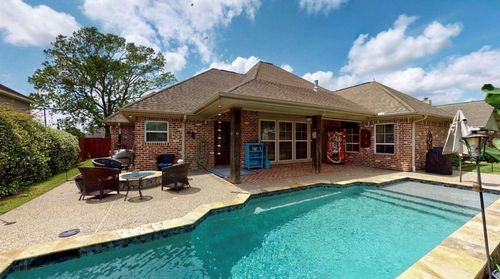 104 Mockingbird Ln, Bridge City, TX, 77611-2700 | Card Image