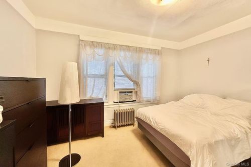 68 78th St, Middle Village, NY, 11379-2831 | Card Image