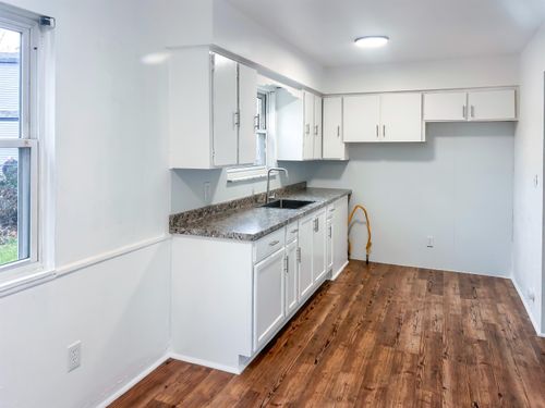 5501 Western Rd, Flint, MI, 48506-1322 | Card Image