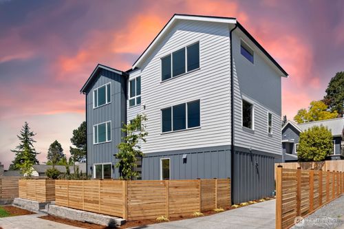 334 Ne 90th St, Seattle, WA, 98115-2947 | Card Image