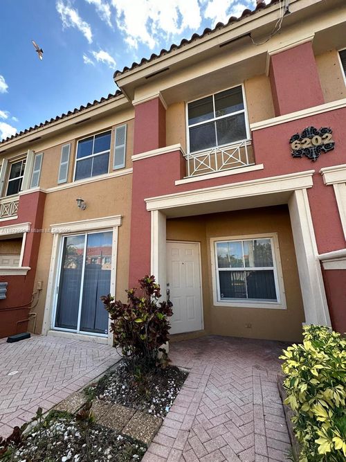 apt-327-6202 Nw 115th Pl, Doral, FL, 33178-4518 | Card Image