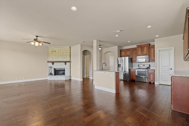 1305 Greenrock Ct, House other with 4 bedrooms, 3 bathrooms and null parking in Midlothian TX | Image 12