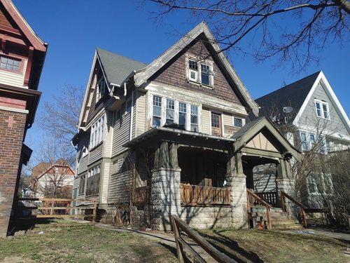 2551 N 40th St, Milwaukee, WI, 53210-3018 | Card Image