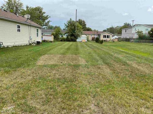 114 Roselawn St, Algonac, MI, 48001-1132 | Card Image