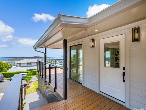 2012 Iwi Way, Honolulu, HI, 96816-3910 | Card Image