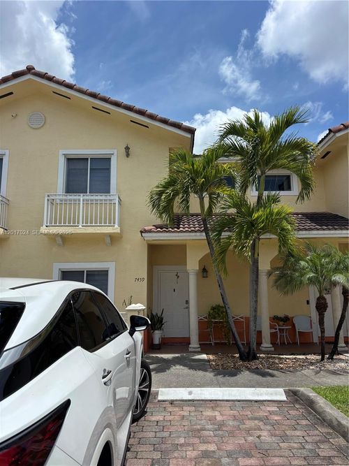 7459 Nw 178th Ter, Hialeah, FL, 33015 | Card Image