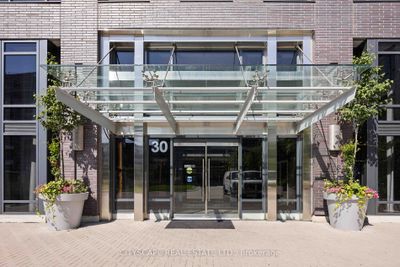 2202 - 30 Gibbs Rd, Condo with 1 bedrooms, 1 bathrooms and 1 parking in Etobicoke ON | Image 3