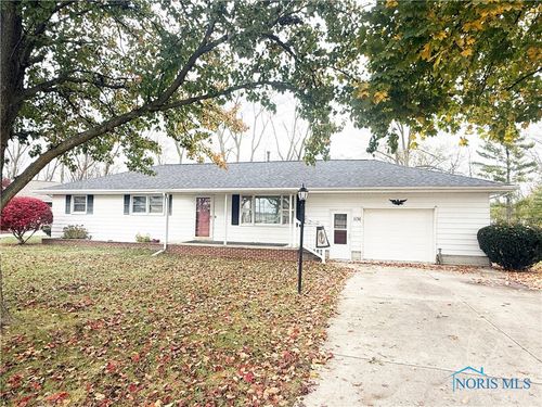 1136 E Park Lane, Fostoria, OH, 44830 | Card Image