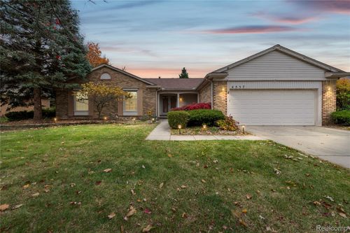 4537 Whisper Way Dr, Troy, MI, 48098-4474 | Card Image