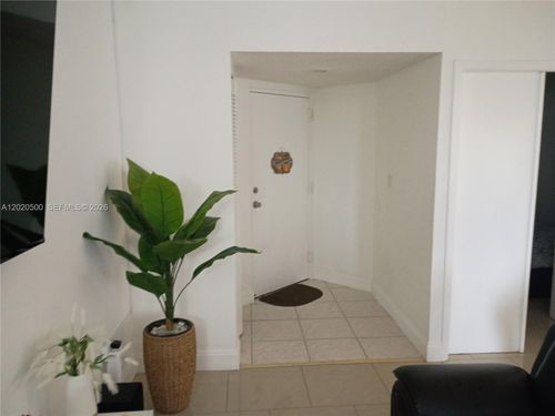 d416-8275 Sw 152nd Ave, Miami, FL, 33193-4069 | Card Image