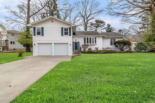 815 Plymouth Dr, North Muskegon, MI, 49445-2860 | Card Image