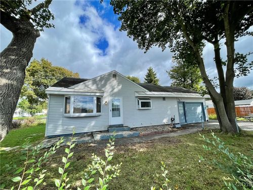 108 Downer St, Baldwinsville, NY, 13027-2813 | Card Image
