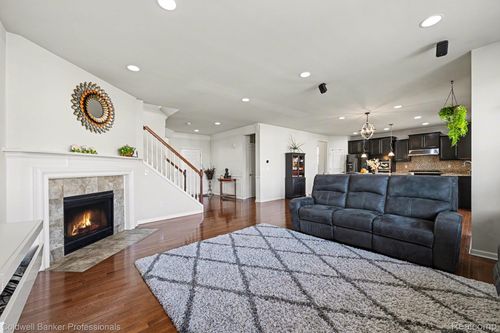 29994 Braeburn, New Hudson, MI, 48165-8137 | Card Image