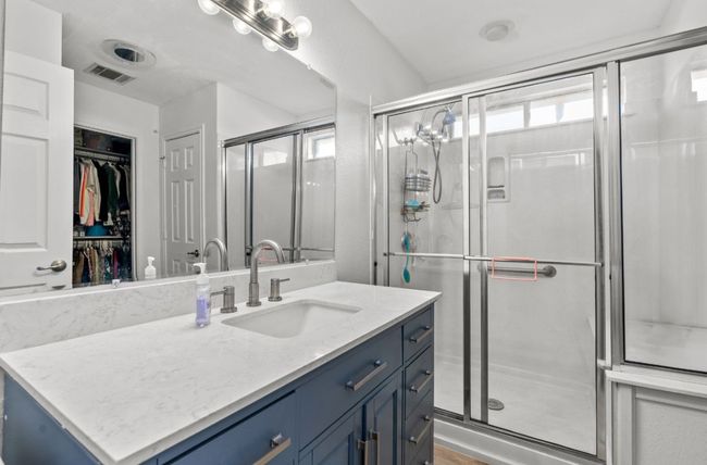 Primary Bathroom | Image 12