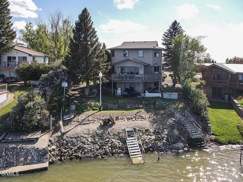 32 Littlehales Ct, Dickinson, ND, 58601-7902 | Card Image