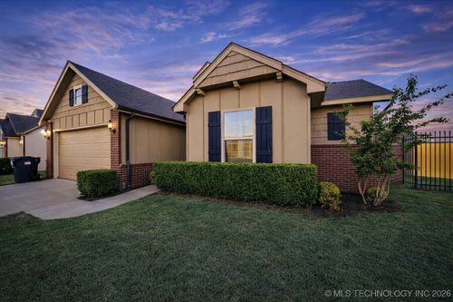 11004 N 120th Ave, Owasso, OK, 74055 | Card Image
