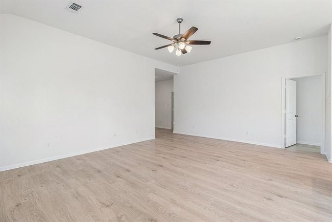 249 Edgewater Dr, House other with 4 bedrooms, 2 bathrooms and 2 parking in West Columbia TX | Image 8
