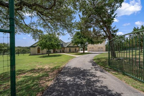 2561 Stoney Creek Dr, Bulverde, TX, 78163-2814 | Card Image