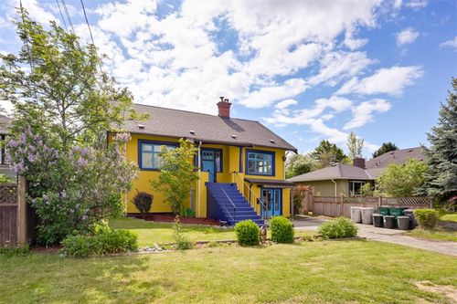 3035 Millgrove St, Saanich, BC, V9A1X4 | Card Image