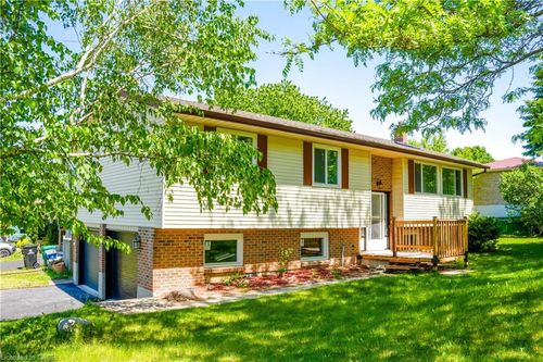 85 High Acres Cres, Kitchener, ON, N2N2S3 | Card Image