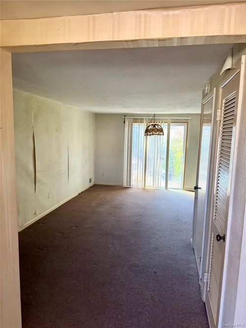 20 Catherine Dr, Selden, NY, 11784-1857 | Card Image