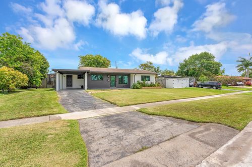 6275 Lakeshore Dr, Margate, FL, 33063-3536 | Card Image