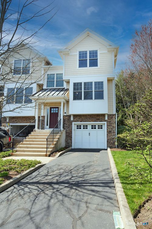 201-201 Bradley Ln, Westport, CT, 06880-5742 | Card Image