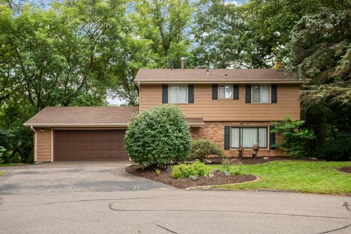 19029 Hanus Cir, Minnetonka, MN, 55345-5004 | Card Image