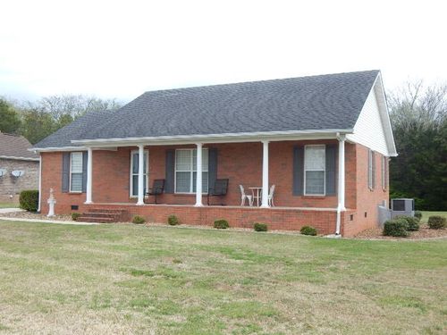 385 Creek Ln, McMinnville, TN, 37110-8415 | Card Image