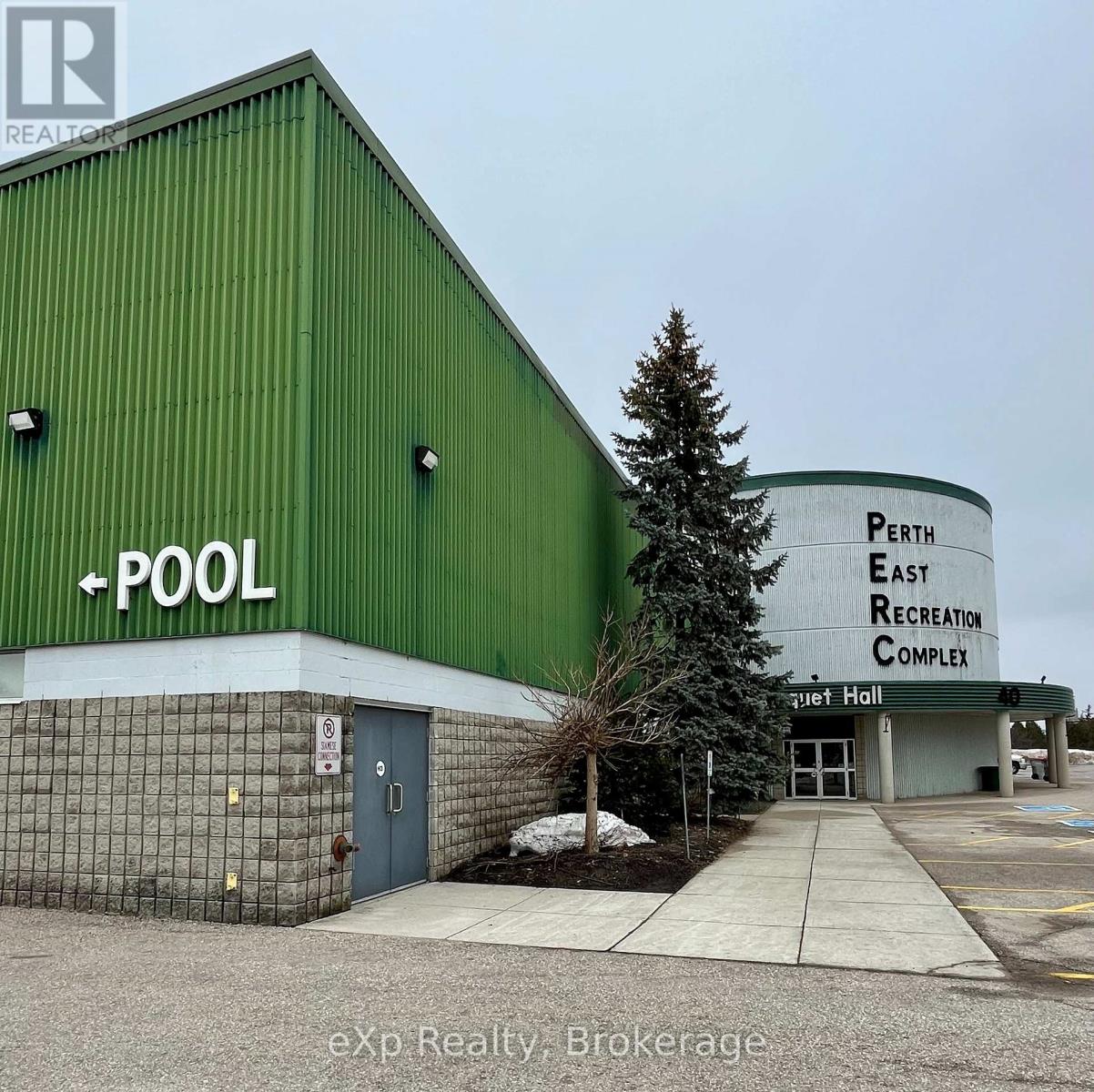 Residential in Perth East (Milverton) 4